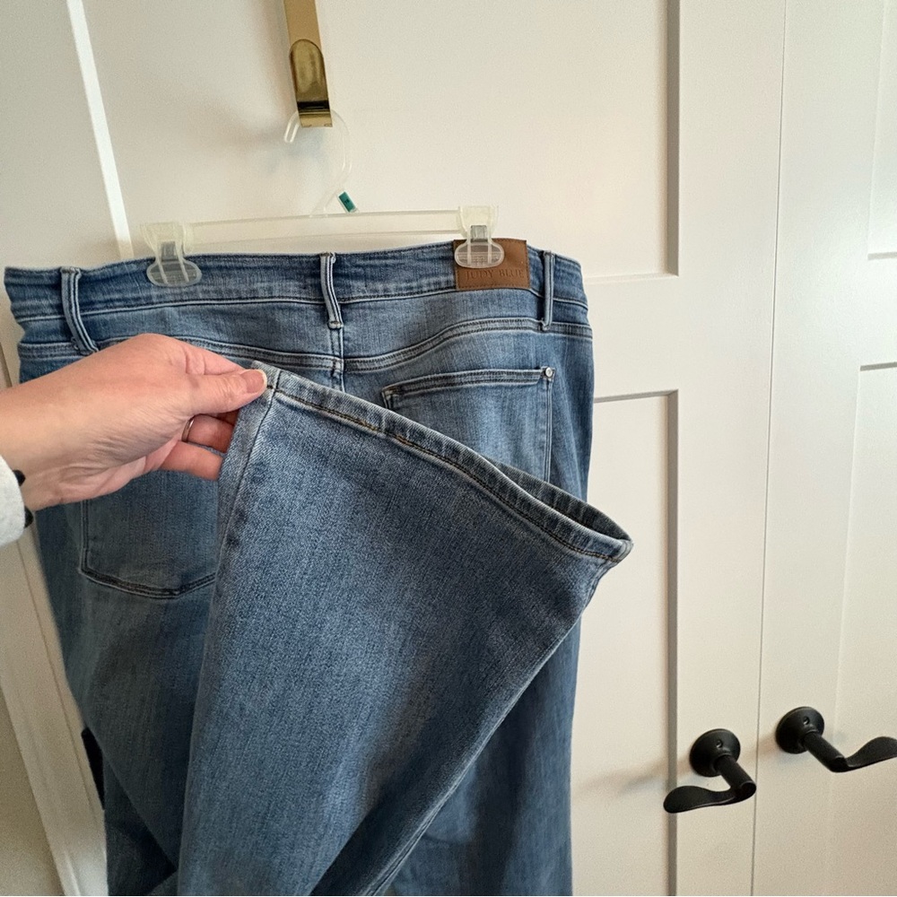 Judy blue, plus, 16 W, button fly, non-distressed, boot cut jeans. Like new! - Picture 9 of 9